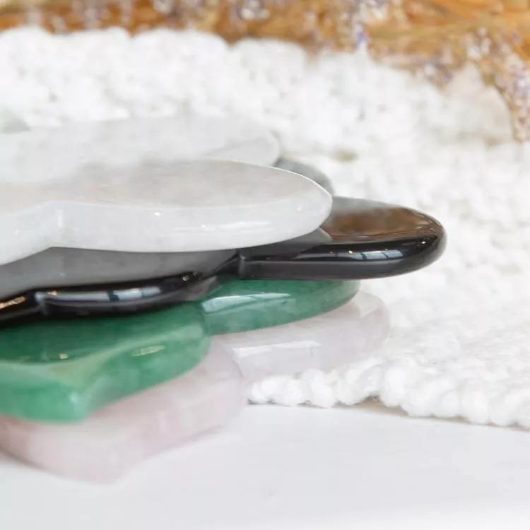Чому набори Jade Roller Gua Sha стають необхідними засобами догляду за шкірою для всіх