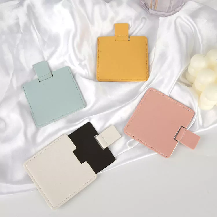 Кишенькове дзеркало розміром з кредитну картку